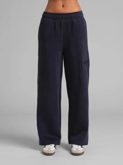 Travel Straight-Leg Sweatpants - Powder Pink